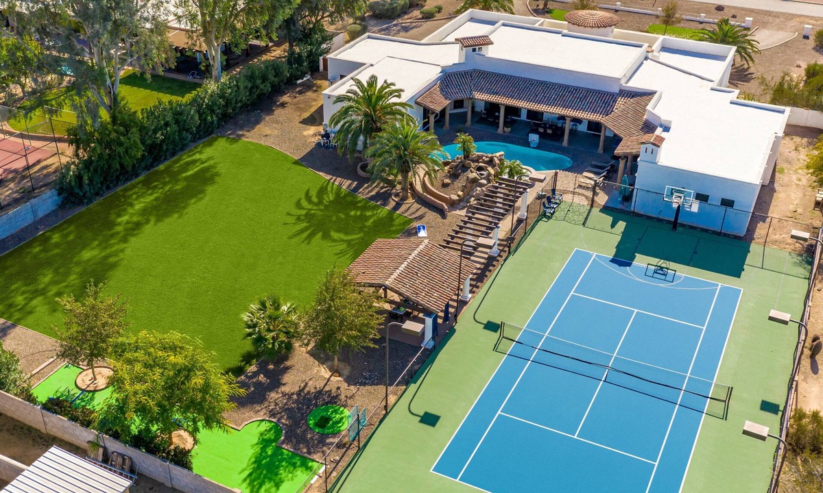 Central Scottsdale House | Casa Palacio | 8BR/9BA Mansion w/Pool, Spa, Water Slide & Tennis Court!
