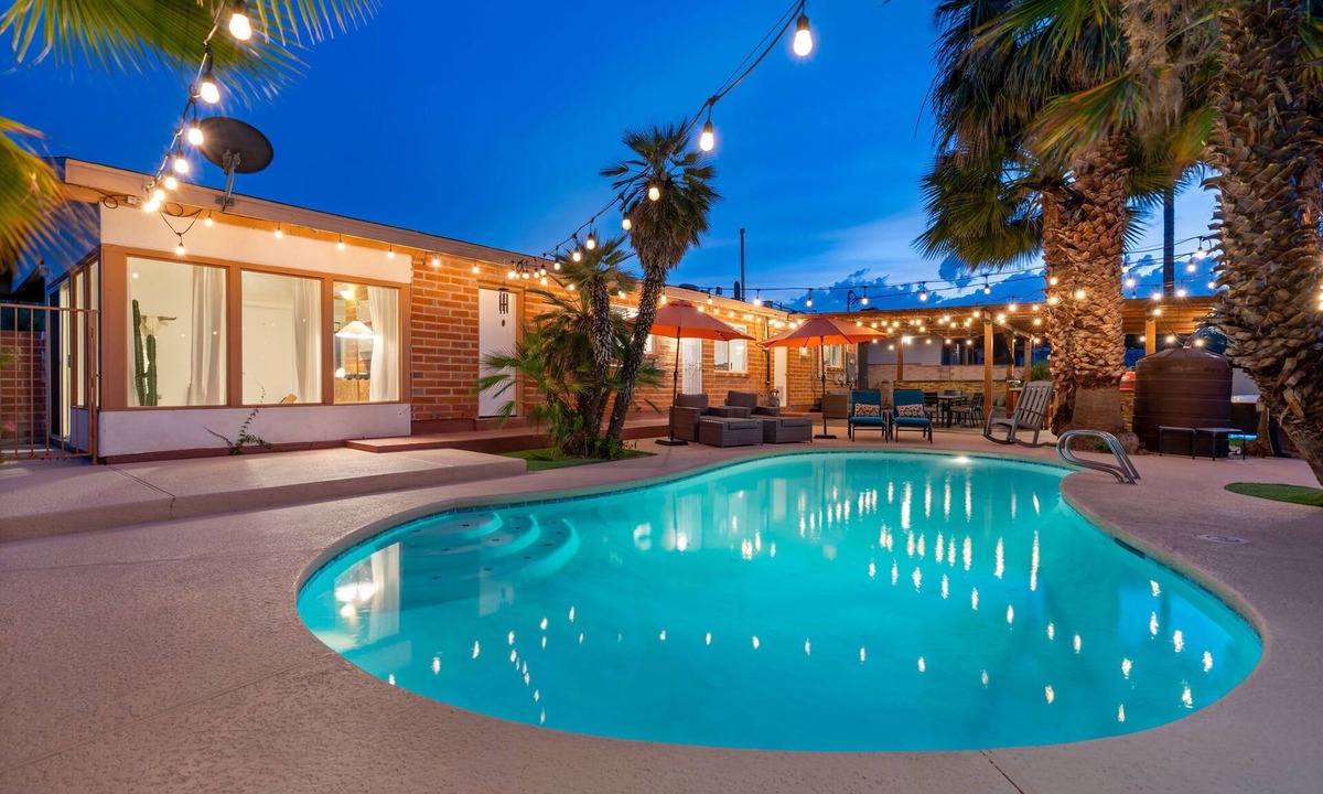 Tucson House | Casa Serena Pool, Spa, Putting Green & Yoga Room