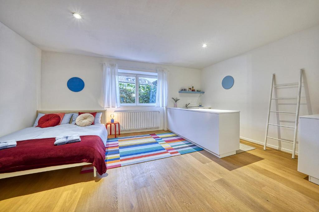 Caldaro Sulla Strada del Vino Apartment | Centrally located apartment with parking space
