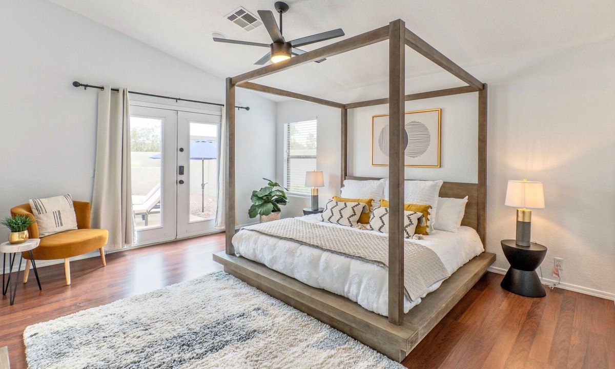 Deer Valley House | Centrally Located with Pool & Hot Tub. Close to golf, sports venues & much more.