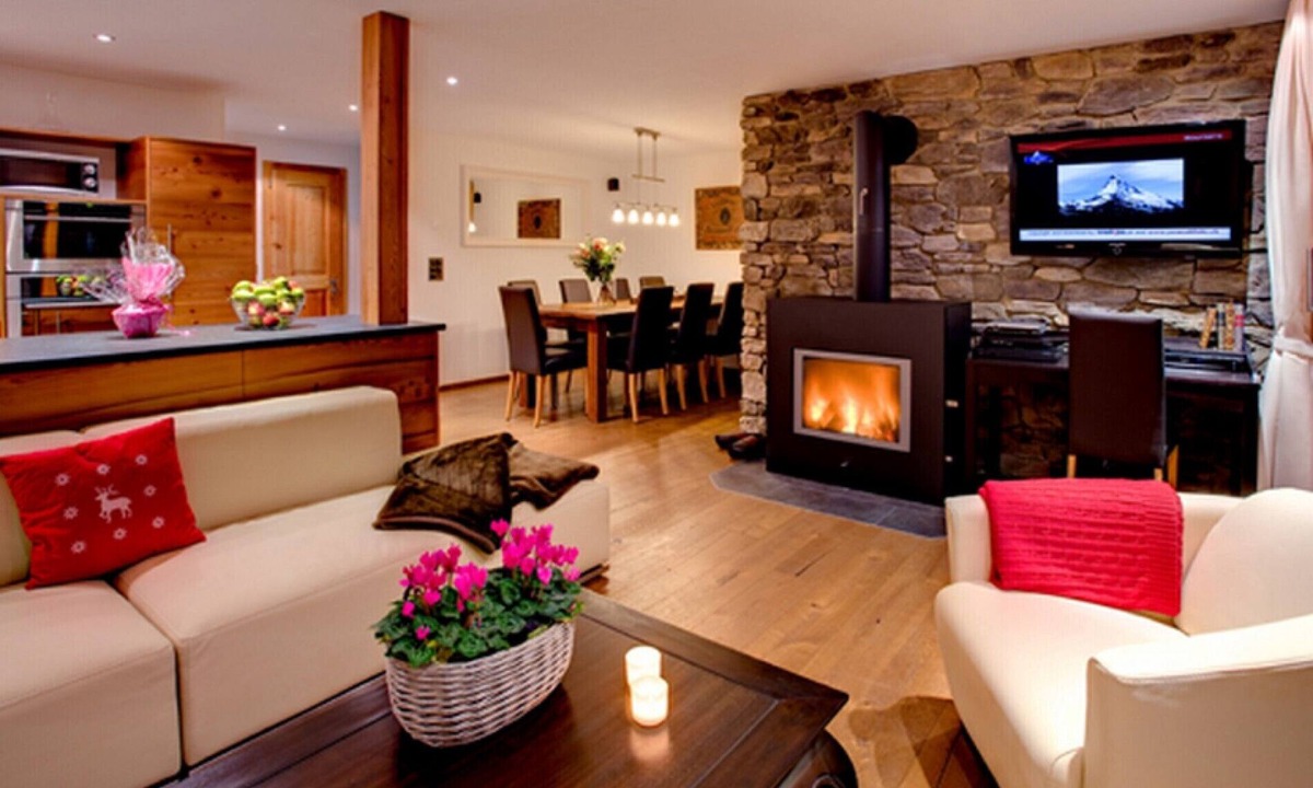 Zermatt Ski Chalet | Chalet Castor - near Matterhorn lift station and Zermatt town Center