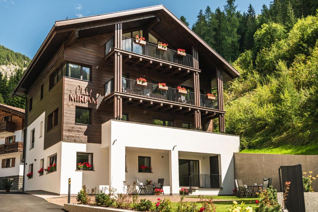 Selva di Val Gardena Apartment | Chalet Miriam