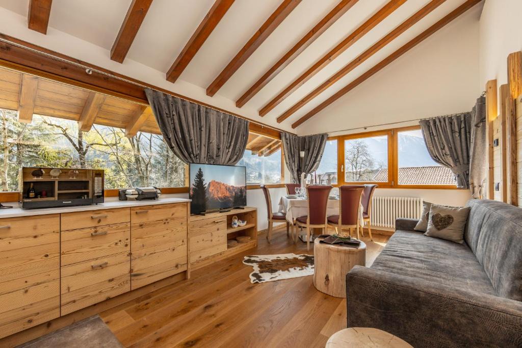 Pinzolo Apartment | Chalet Mountain Plaza - Apt Overland