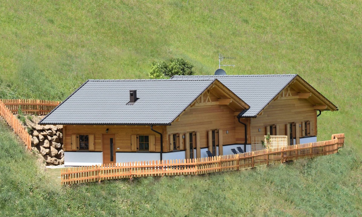 Ultimo Ski Chalet | Chalet 'Niederhaushof Enzian' with Mountain View, Private Garden and Wi-Fi