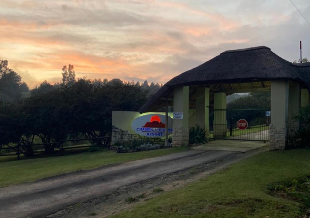 Dragon Peaks Apartment | Champagne Lane Resort