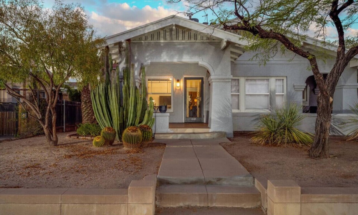 West University House | Charmer/Sleep 3/1 BR 1 BA/3 Blocks from U of A