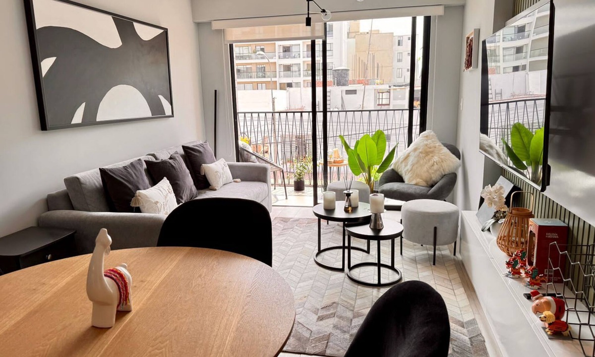 Santa Cruz Apartment | Charming 2 bedroom apartment. Closer to waterfront!