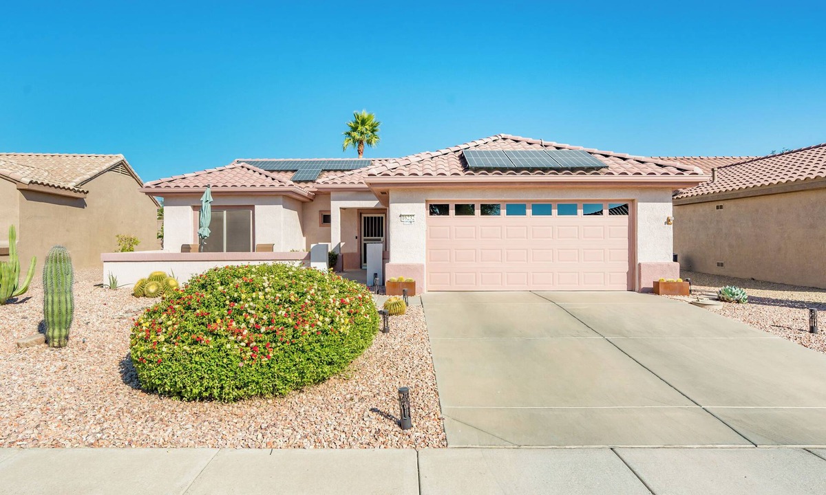 Surprise House | Charming 2-bedroom house in fabulous Surprise in the desirable GRAND