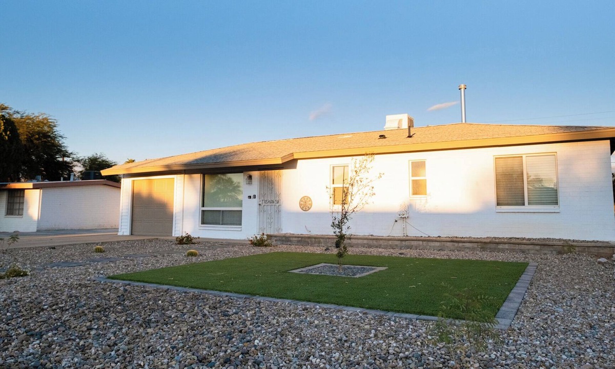 Tucson House | Charming 3-bedroom, 2.5 bath house in awesome Tucson with WiFi, AC