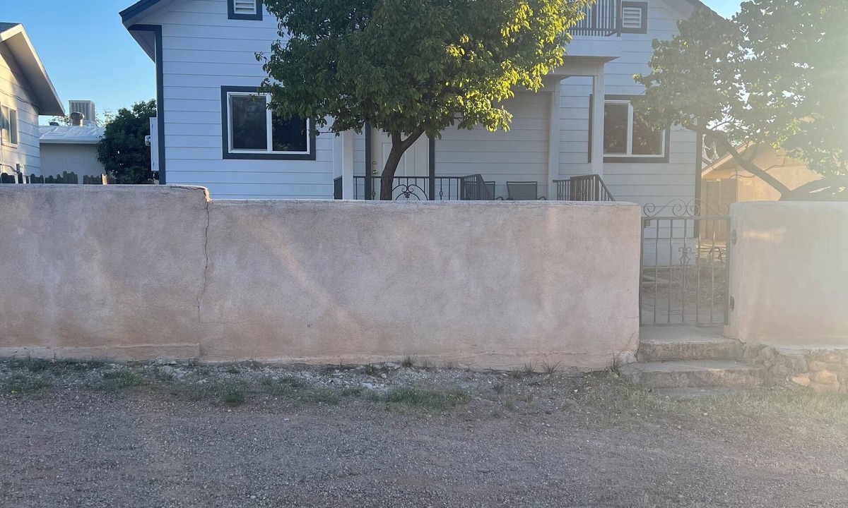 Tombstone House | Charming 3-bedroom house with AC and WiFi in historic Tombstone