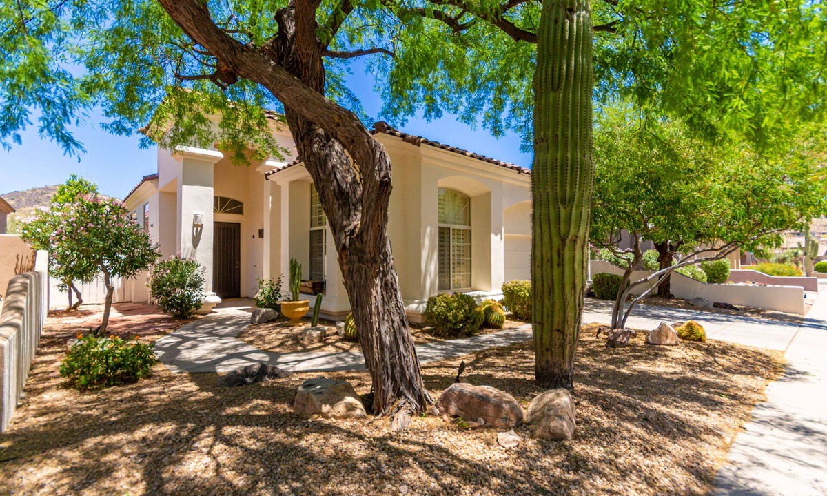 Central Scottsdale House | Cheerful 3 bedroom home with pool and mountain views