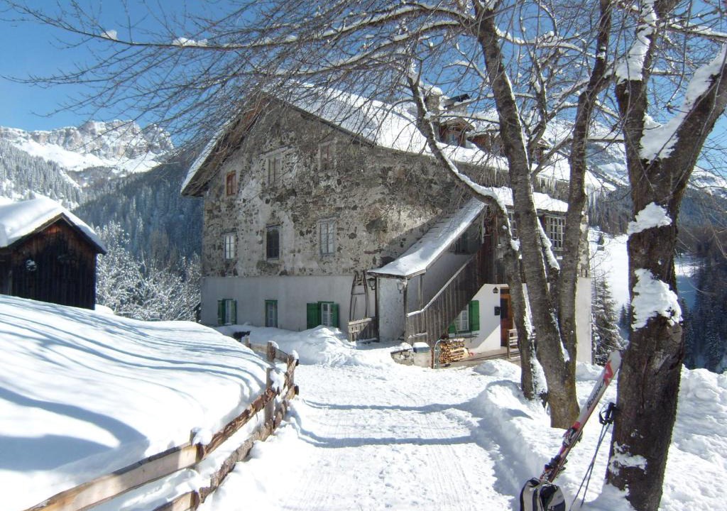 Livinallongo del Col di Lana Ski Chalet | Cherz Romantic House
