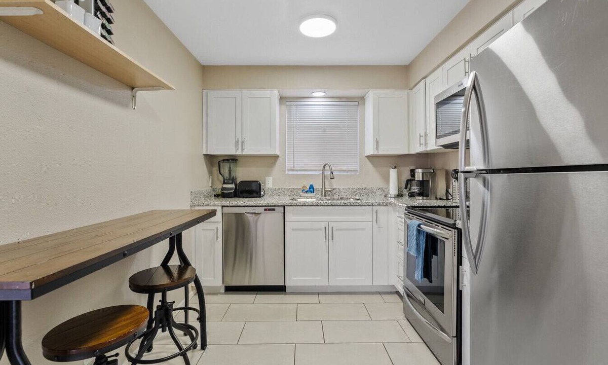 Mesa Condo | Clean 2BR condo near Downtown Mesa - free parking