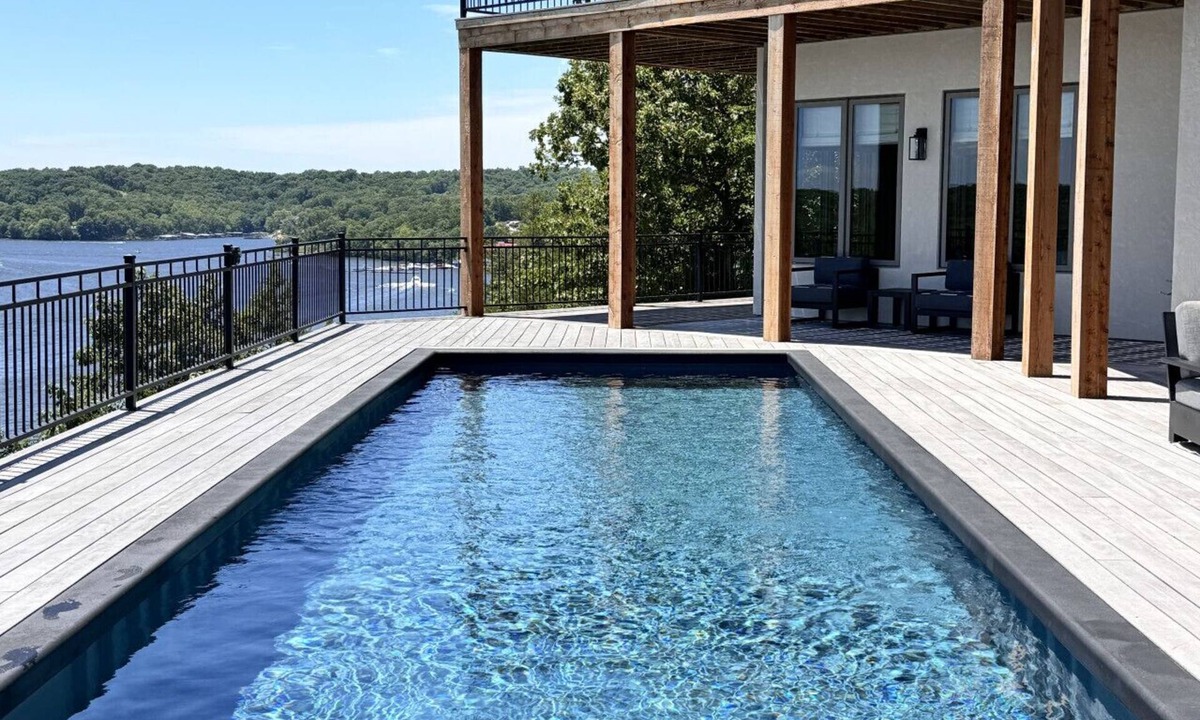 Sunrise Beach House | Cliffside Lodge - Heated Pool, Hot Tub, & Views!