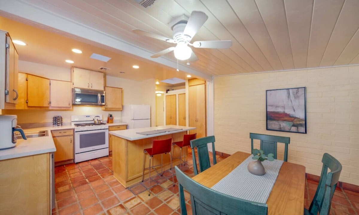Jefferson Park House | Close to UA & Banner/Outdoor Space/2 BR & 2 BA