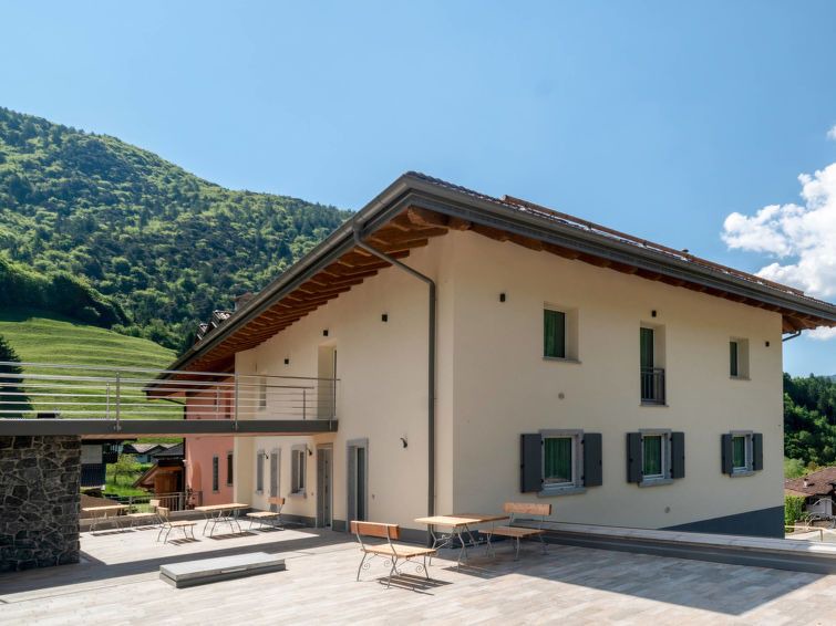 Enguiso Apartment | Concei Apartment, Sleeps 4 with Pool and Free WiFi