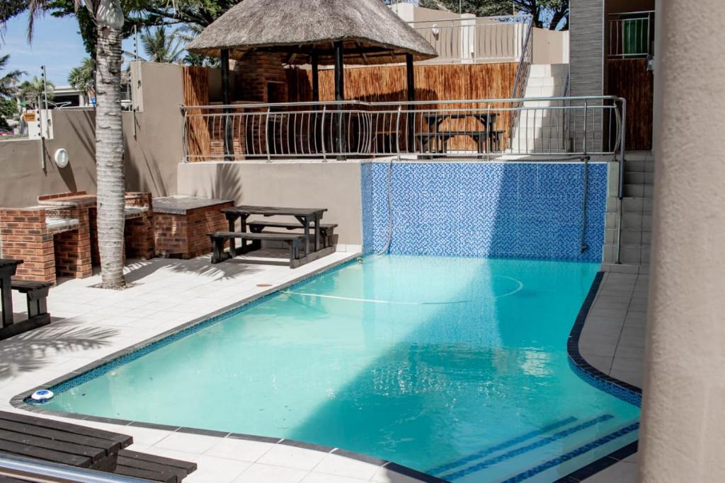 Bluff Apartment | CONDO VILLAS ON MARINE DRIVE