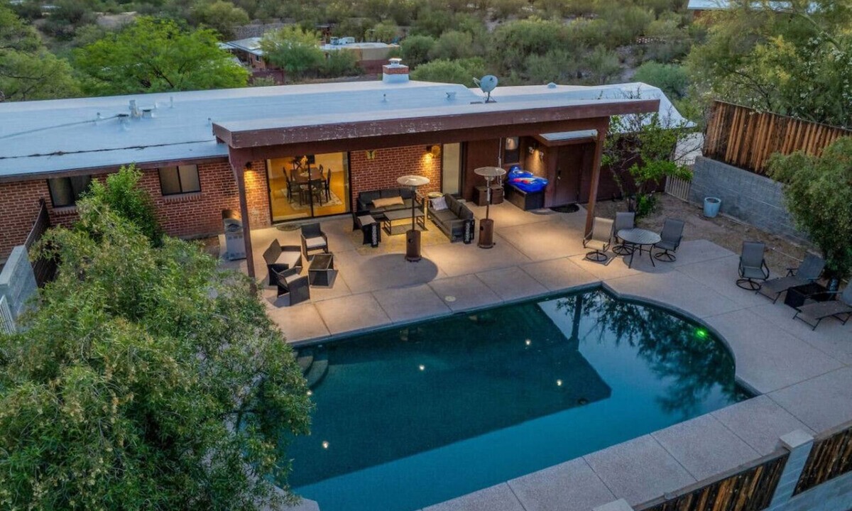 Riverside Terrace House | Contemporary Resort w/Heated Pool+Sports Court