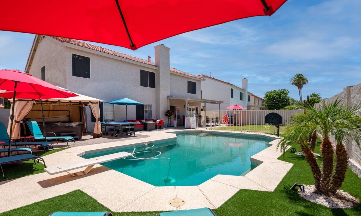 Garden Lakes House | Copper House 5BR | Pool/Spa Near Westgate