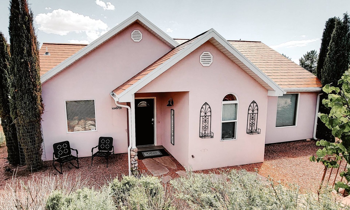 Kanab House | CopperTop Cottage, Cozy Pet-Friendly, Near Zion & Bryce