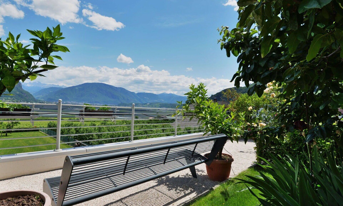 Andriano Apartment | Cosy apartment for 2 people with WIFI, pool, TV and patio