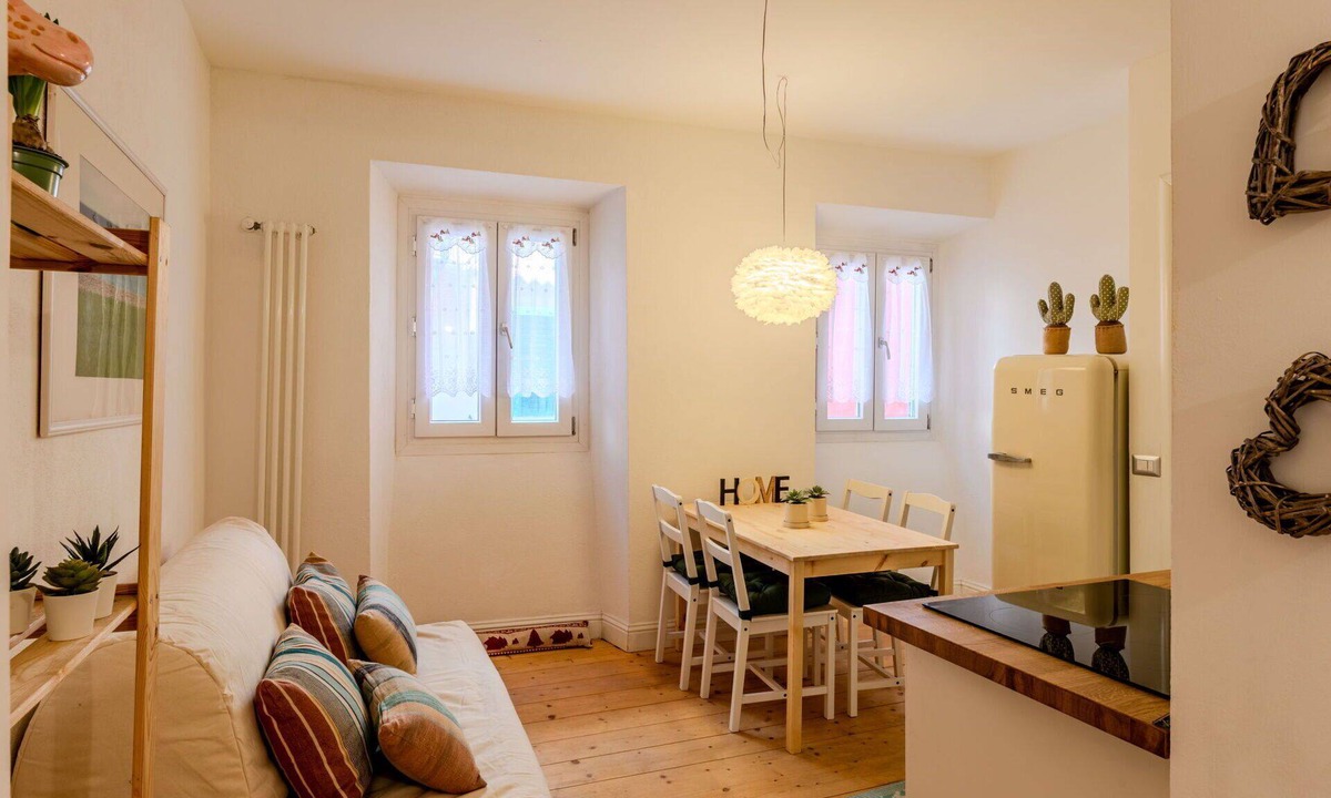 Arco Apartment | Cosy apartment for 4 people with WIFI, TV, pets allowed and parking