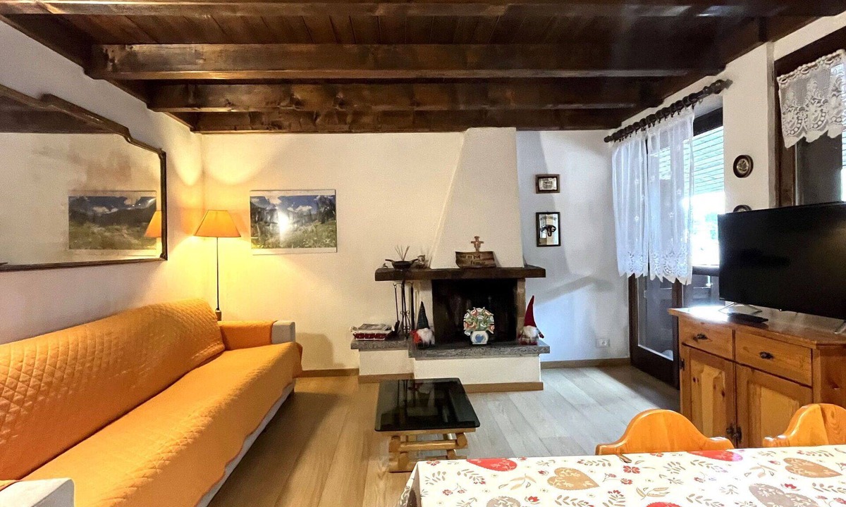 Giustino Apartment | Cosy apartment for 6 guests with WIFI, TV and balcony