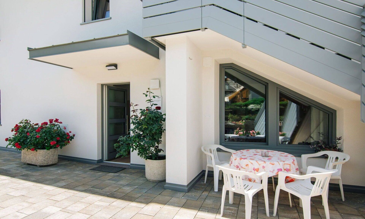 Caldonazzo Apartment | Cosy apartment for 4 people with WIFI, TV, patio and pets allowed