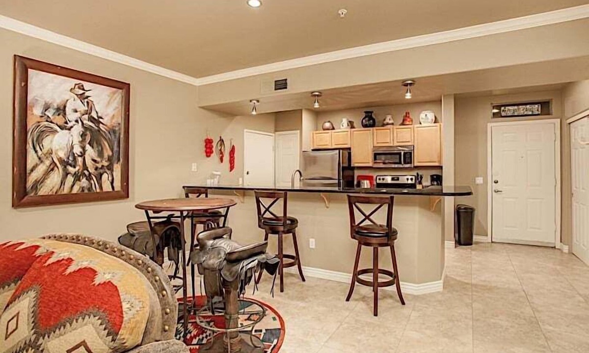 North Scottsdale House | Cowboy House Luxurious 3 bedroom Condo/CommunityPool/Grayhawk/Scottsdale