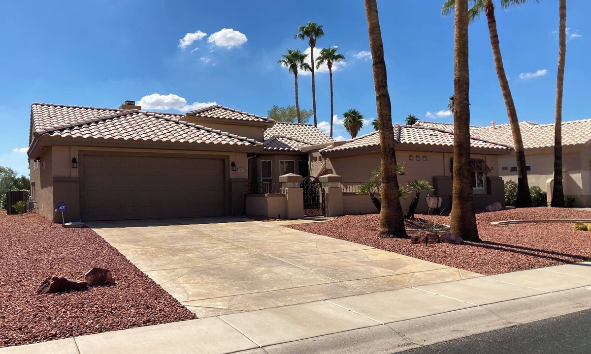 Sun City West Apartment | Cozy 1-bedroom large Casita in sunny Sun City West with AC. Beautiful golf view.