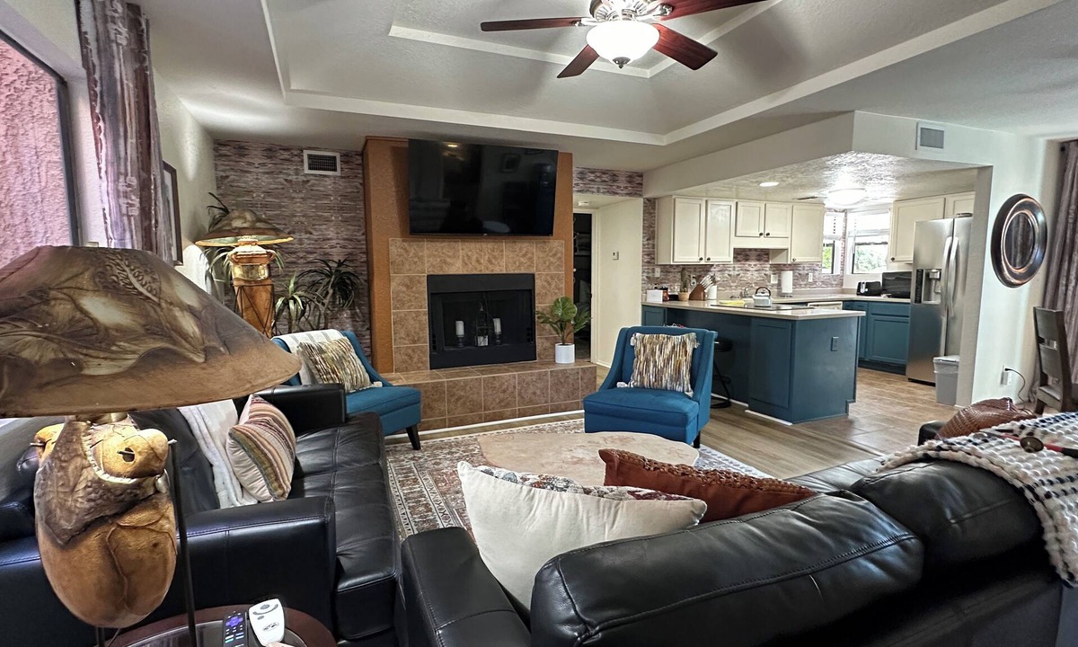 Tucson Condo | Cozy 2-bedroom condo by Sabino Canyon in Tucson w pool, pickleball and gym.