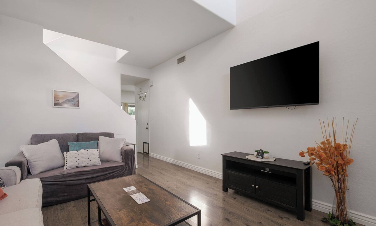 Tempe House | Cozy 3BR 2.5BA Tempe Retreat with Private Patio Master Suite Balcony Near ASU