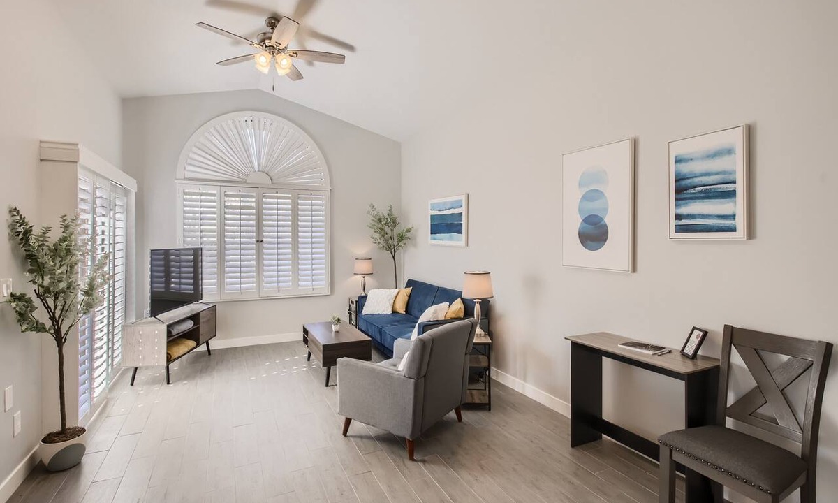 Tempe Condo | Cozy and Contemporary Tempe Condo - N Tempe location convenient to everything