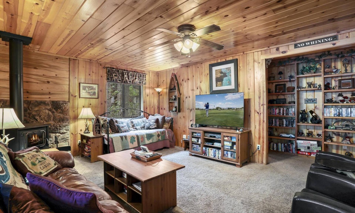 Christopher Creek Cabin | Cozy Bear Cottage-beat the heat in Christopher Creek!