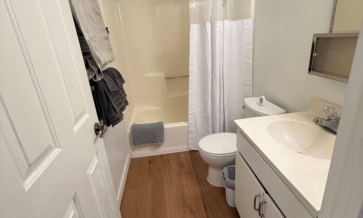 Flagstaff Apartment | Cozy studio in beautiful Flagstaff with cool AC for your stay
