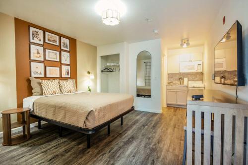 Tolleson Apartment | Cozy Studio Retreat in Tolleson for 2 Guests