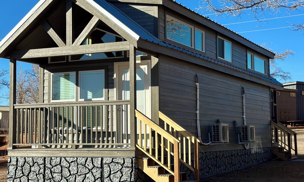 Page Cabin | Cozy Tiny Home with Loft Sleeps 6