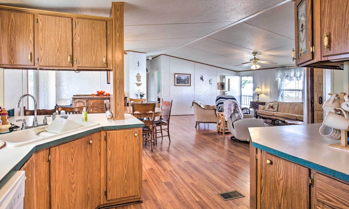 The Foothills Cottage | Cozy Yuma Retreat w/Furnished Patio & Grill!