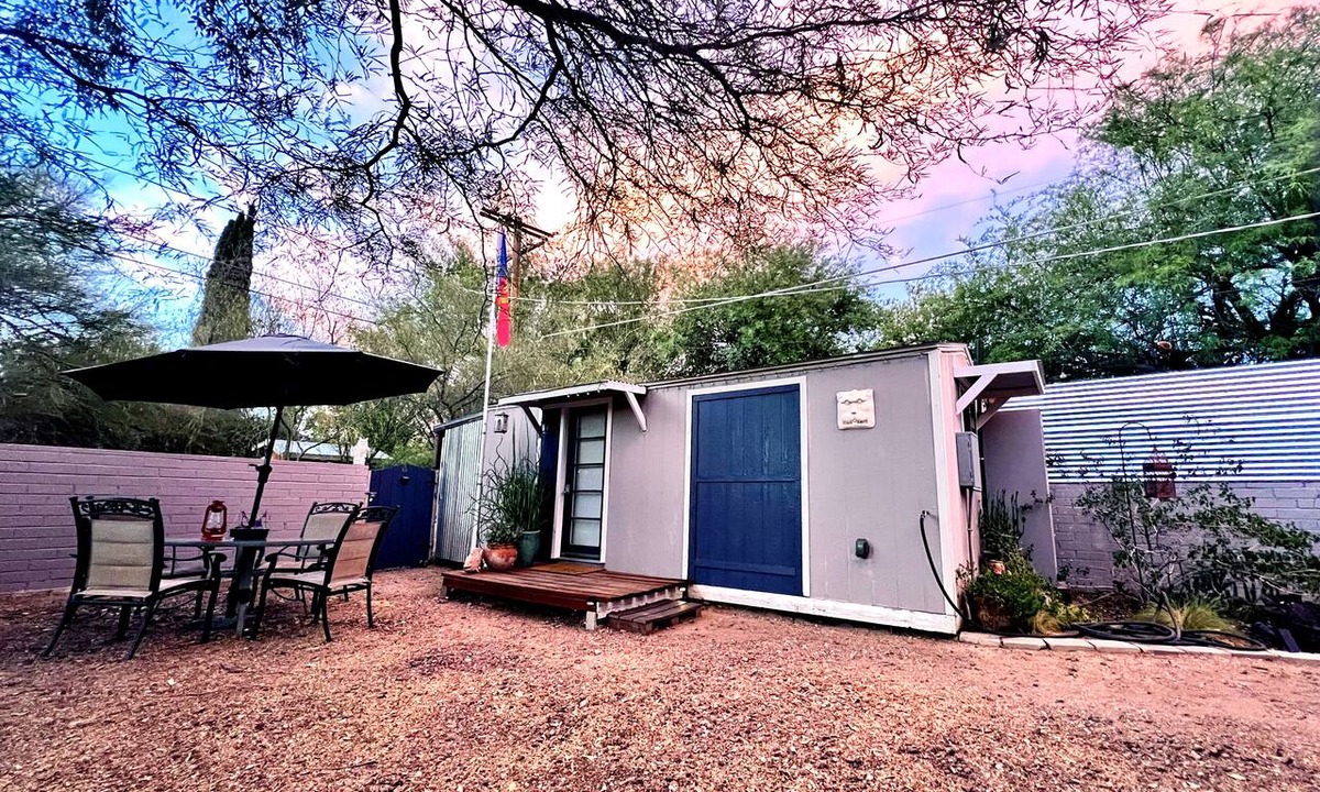 Peter Howell Apartment | Cute Peaceful Tiny House Getaway w/Backyard - Low Summer Rates! 🏡