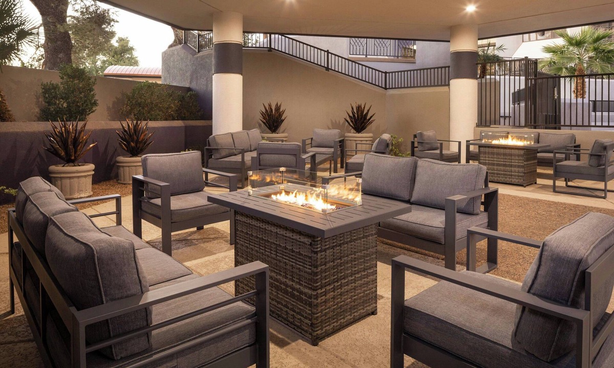 Mesa Hotel | Delta Hotels by Marriott Phoenix Mesa
