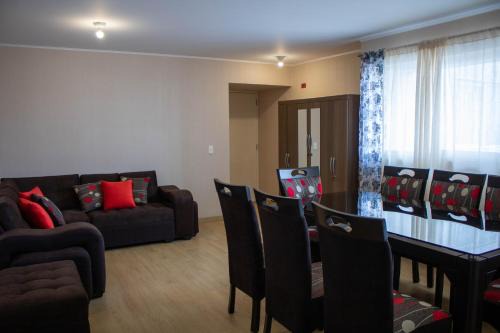 Surquillo Apartment | Departamento 100 m2 con luz natural y Seguridad 24h