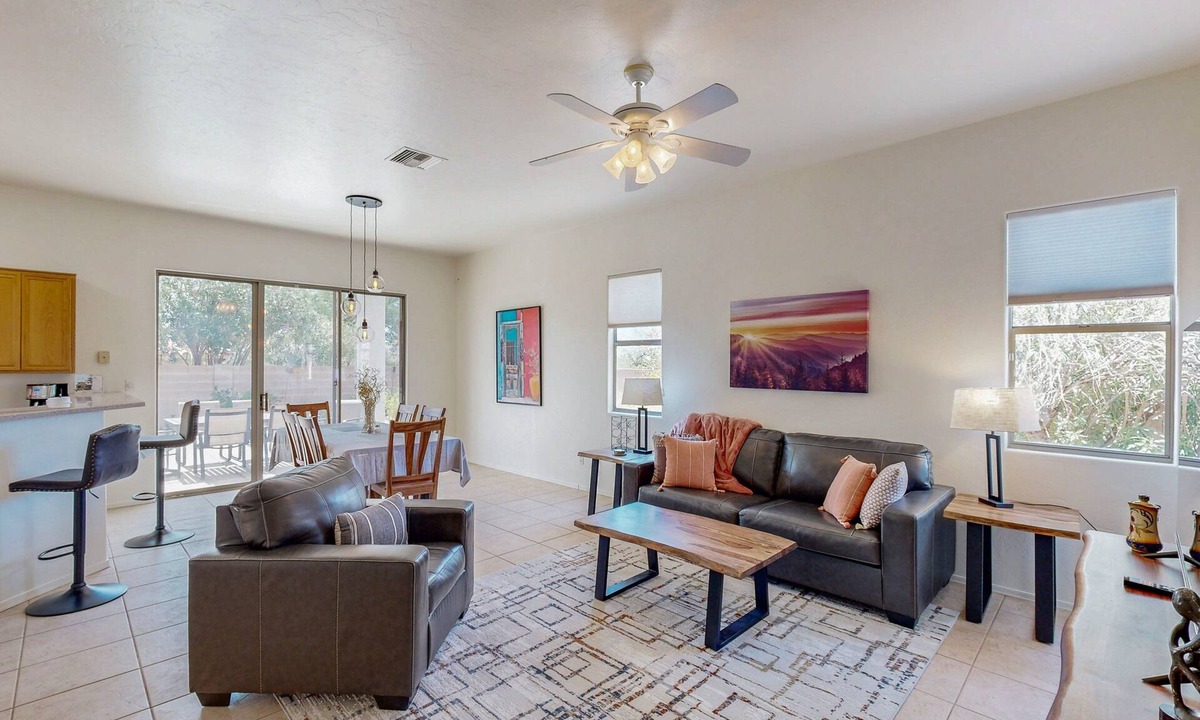Tanque Verde House | Desert home with enclosed yard, patio and lawn area - dog friendly
