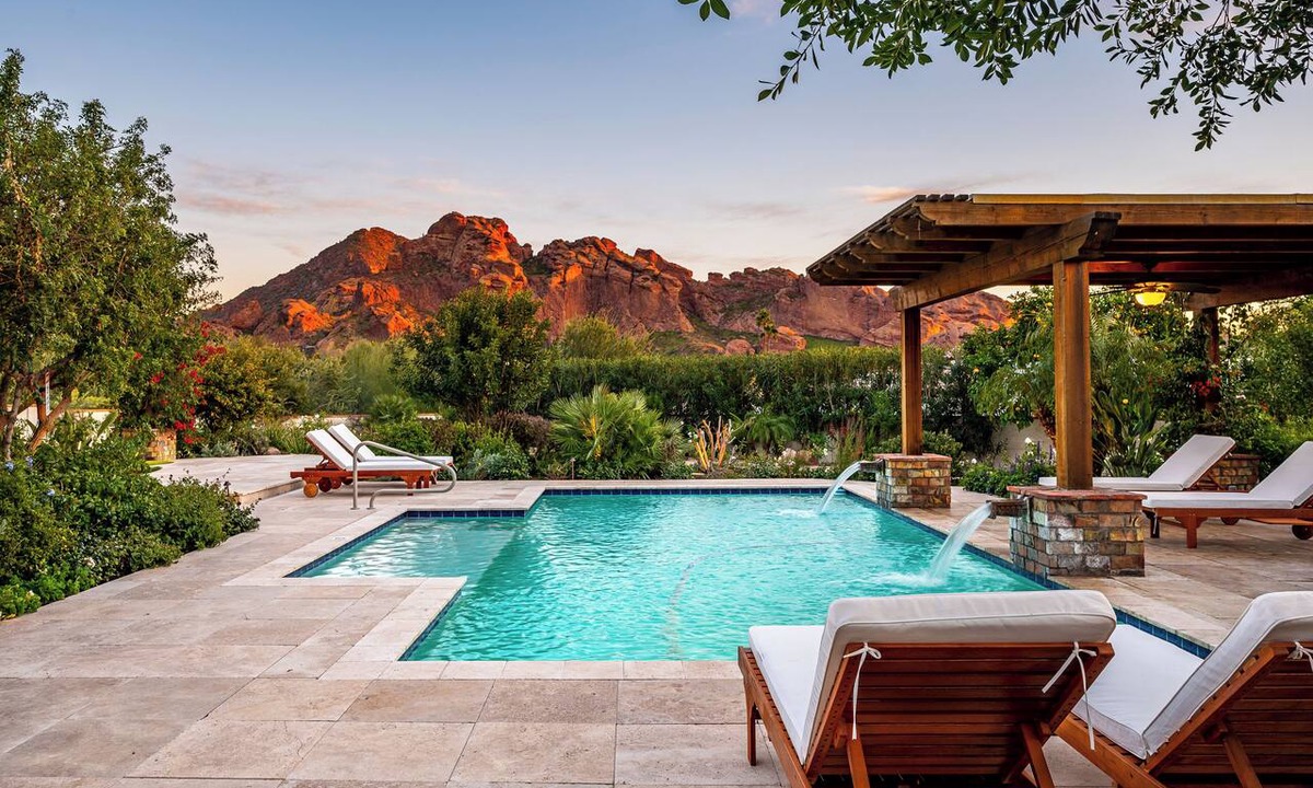 Paradise Valley House | Desert Luxe Oasis: Camelback Mountain Views, Pool, Gardens & Half-Acre Lawn