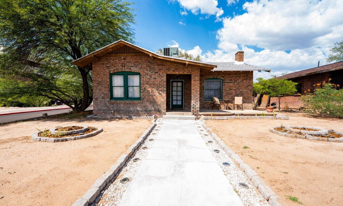 Rincon Heights House | Desert Nest Retreat Firepit Free Parking