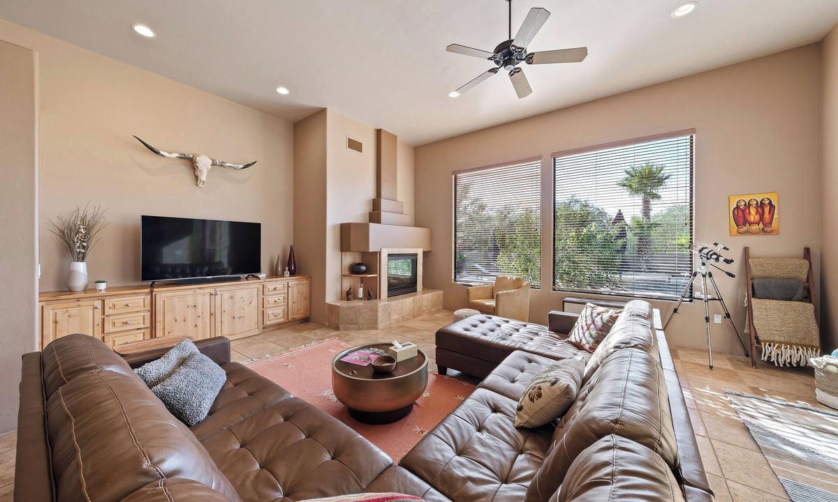 Tanque Verde House | Desert Oasis with Sparkling Pool & Spa