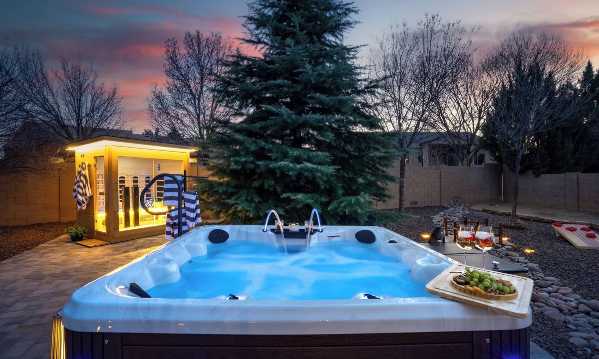 Granville House | Desert Opal Retreat - Glass Sauna Theater Arcade Hot Tub