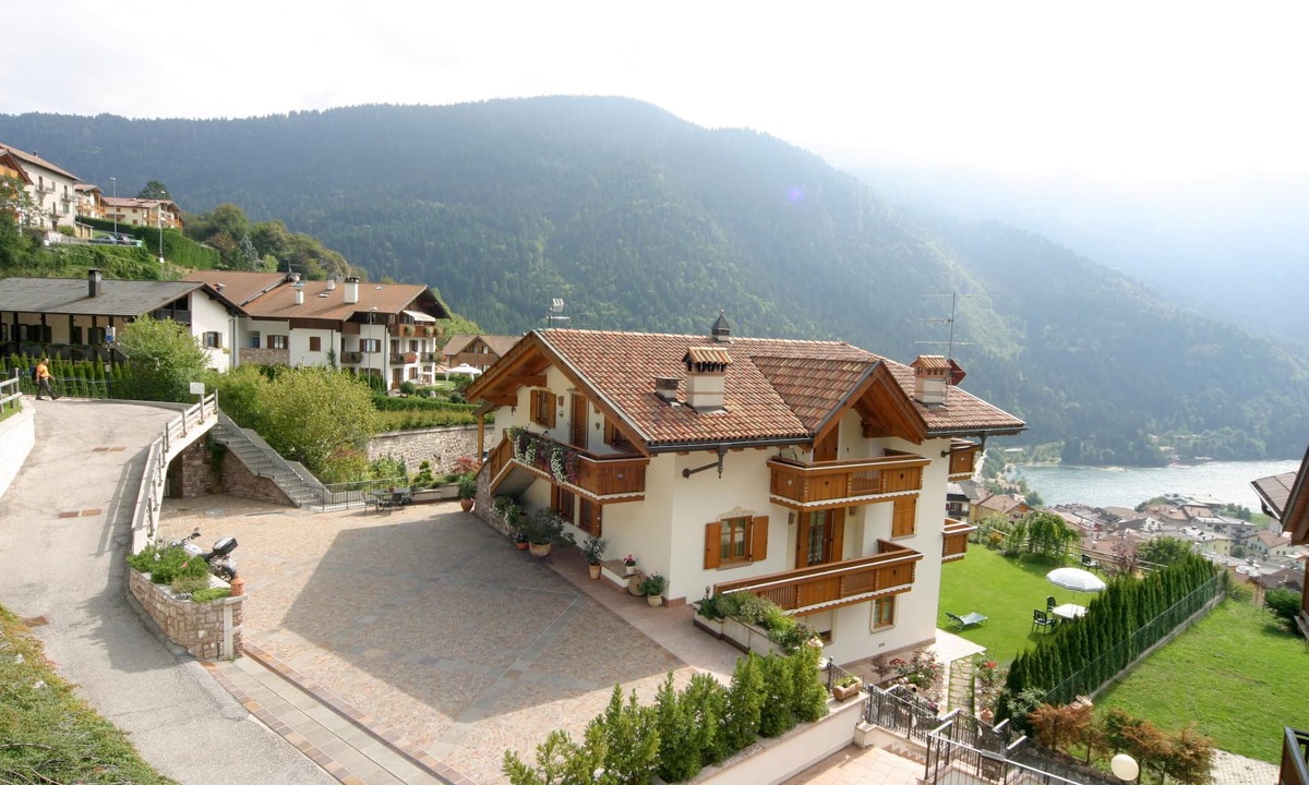 Molveno Villa | Detached villa with breathtaking views of the Dolomites and Lake Molveno *