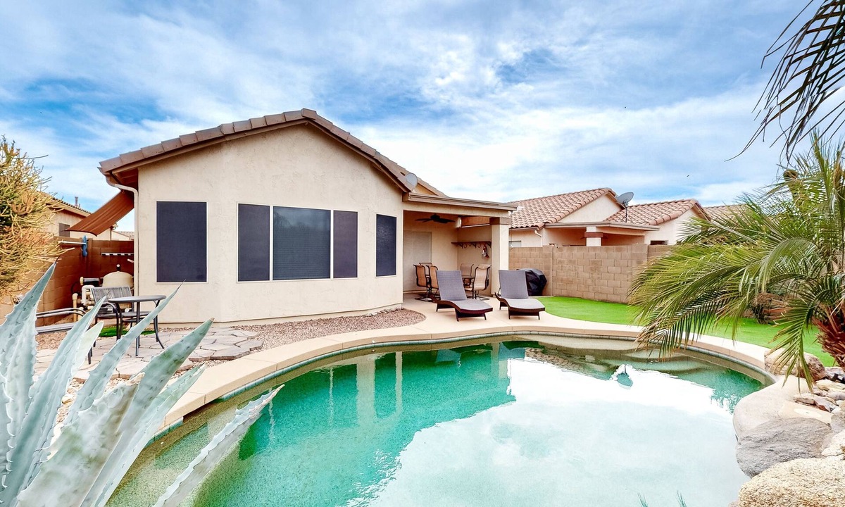 Gold Canyon House | Dog-friendly home with private heated pool, enclosed backyard, patio, grill, W/D