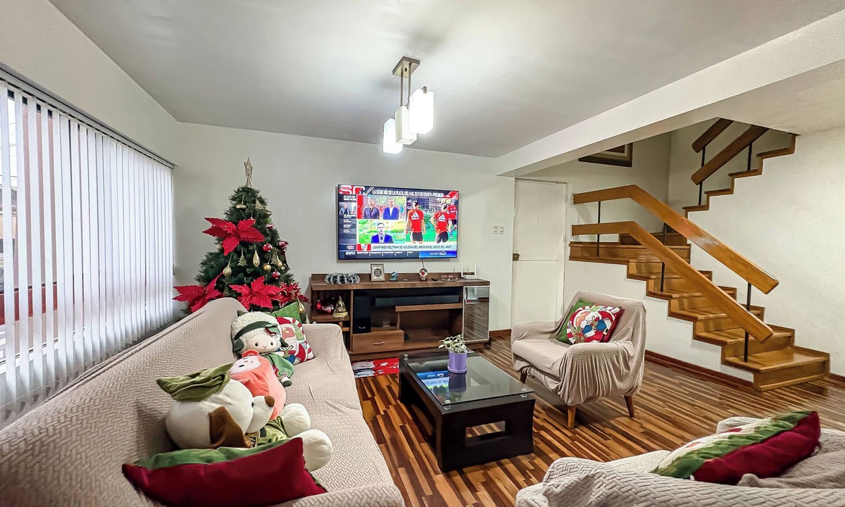 Urbanizacion California Apartment | Duplex of 03 spacious rooms with living room, dining room and kitchen in California.