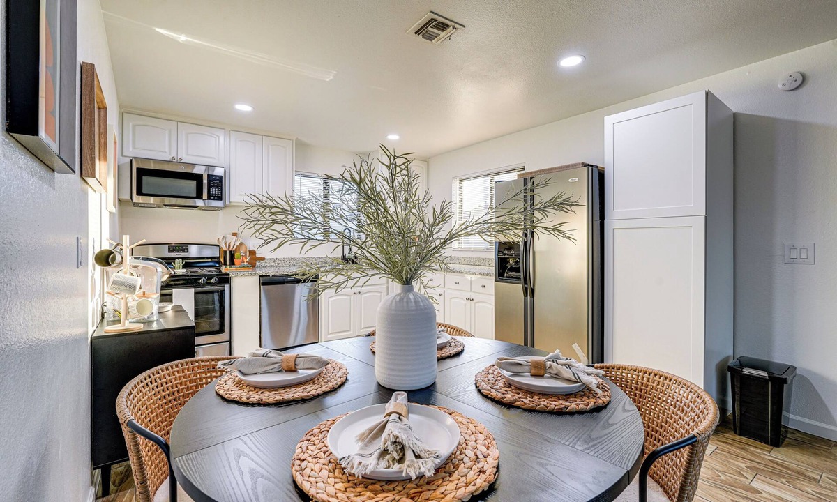 Gilbert Cottage | Easy Walk to Dtwn Gilbert, Family-friendly Oasis!